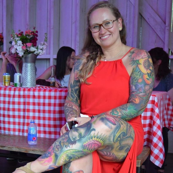 Welcome to my closet! - Picture 2 of 5